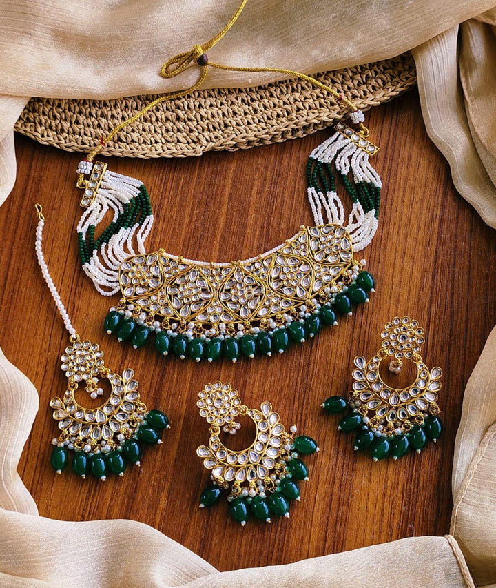 Stylish Choker Set With Teeka
