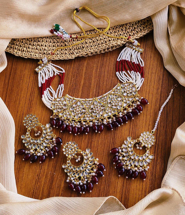 Stylish Choker Set With Teeka