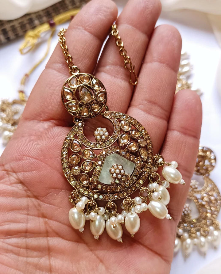 Necklace Set With Teeka