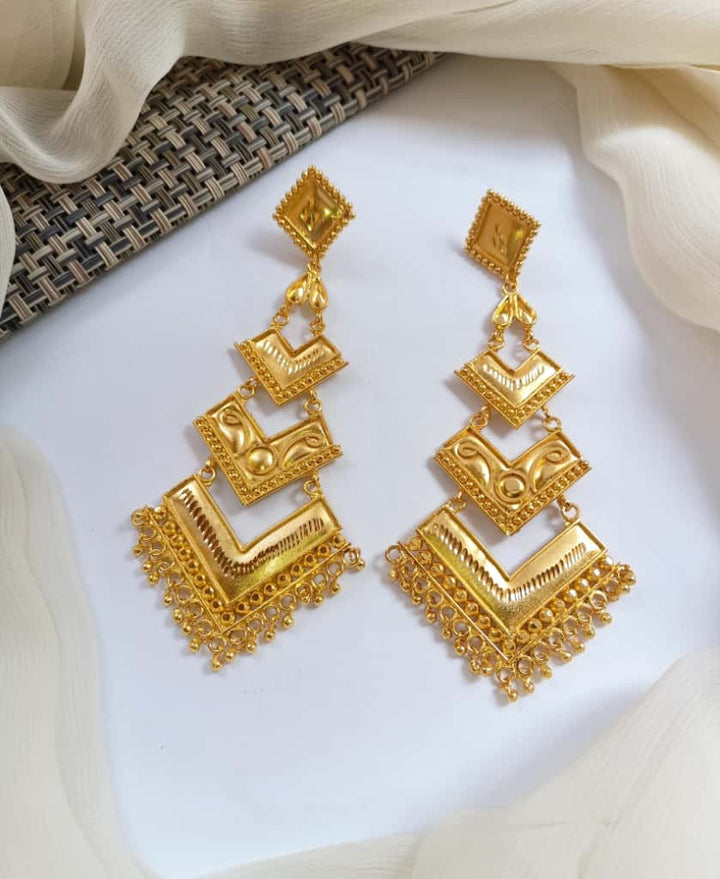 Long Earring (Gold replica)