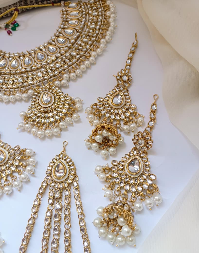 Indian Dubbi Kundan