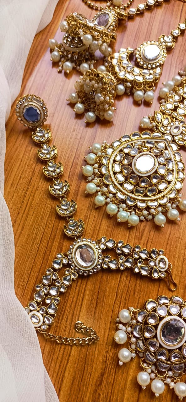 Kundan Stylish Complete Bridal Package