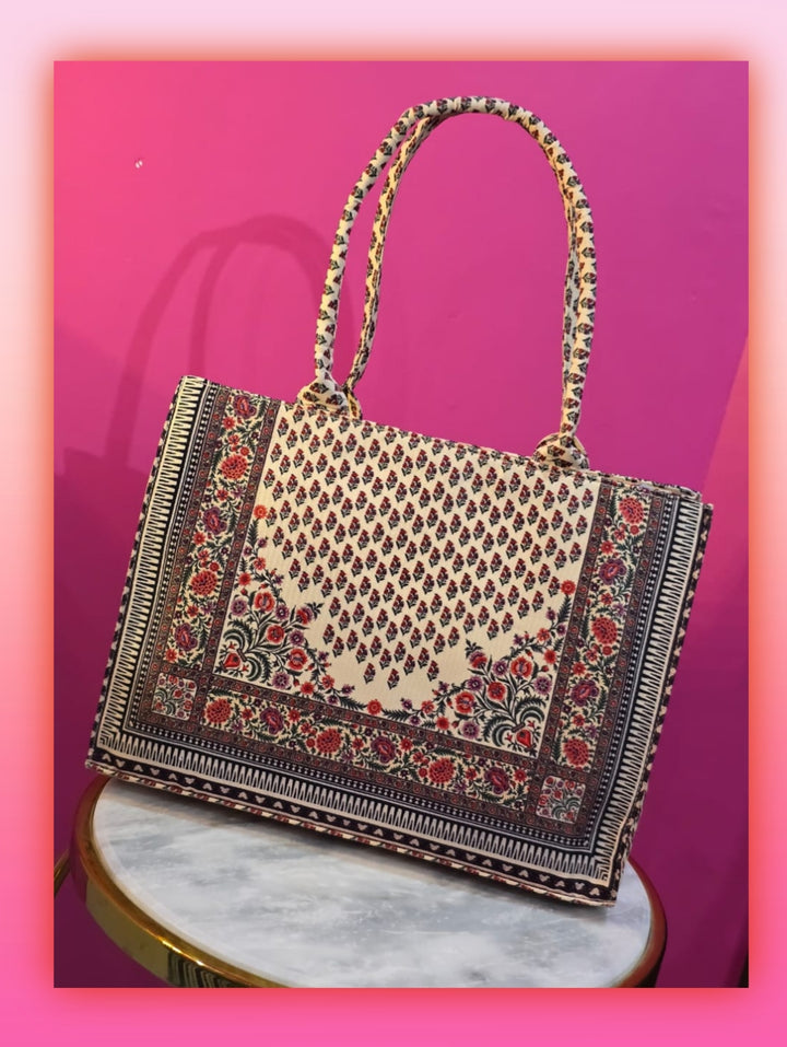 CANVAS BAGS MOST DEMANDABLE