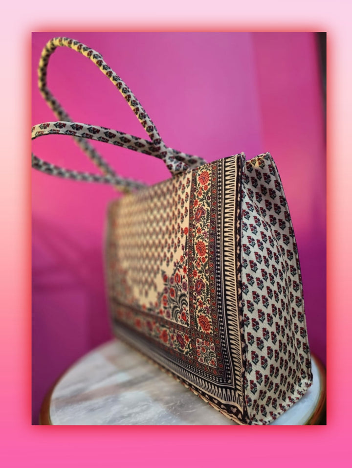 CANVAS BAGS MOST DEMANDABLE