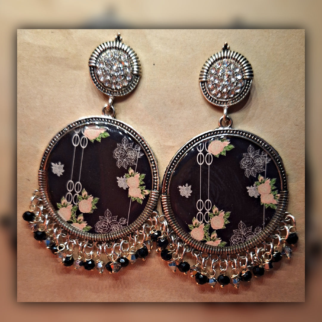 BLACK PATTERN EARING