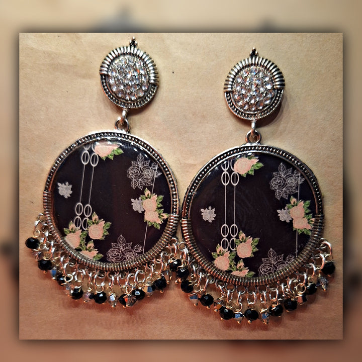 BLACK PATTERN EARING