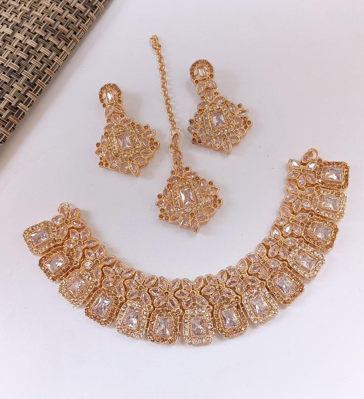 stylish neckless set