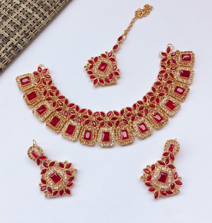 stylish neckless set