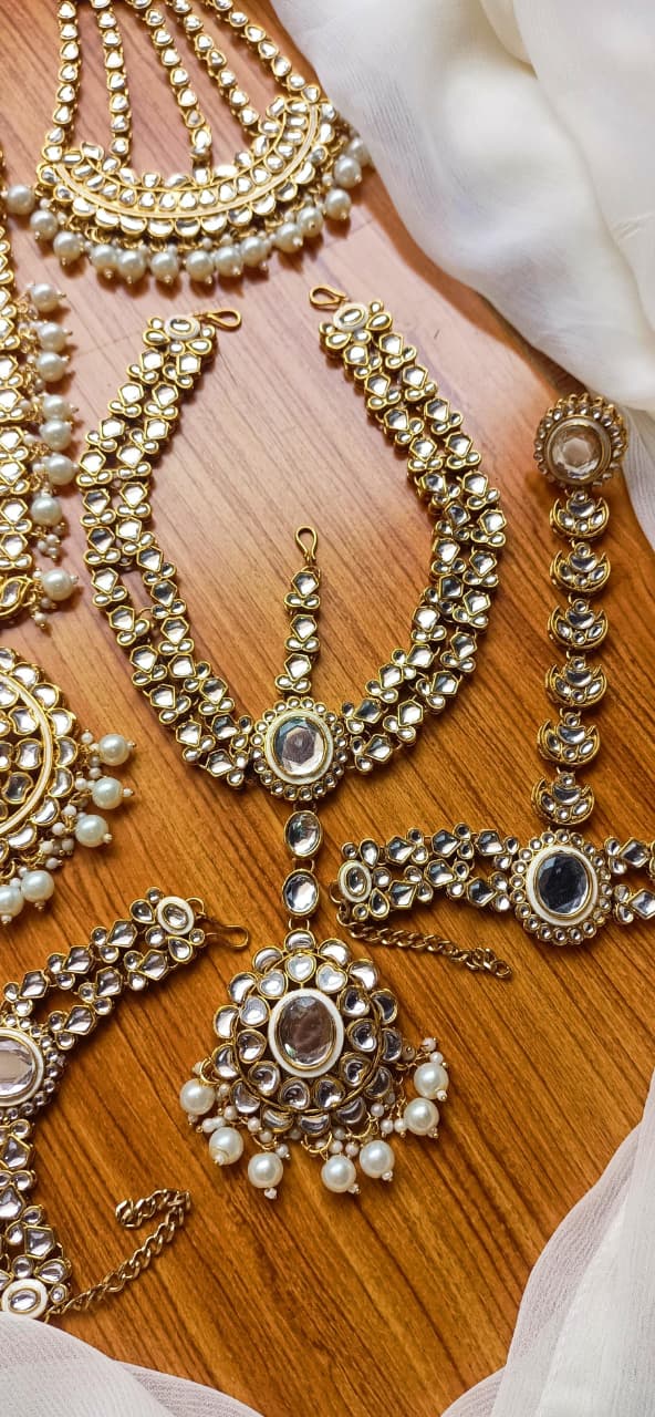 Kundan Stylish Complete Bridal Package