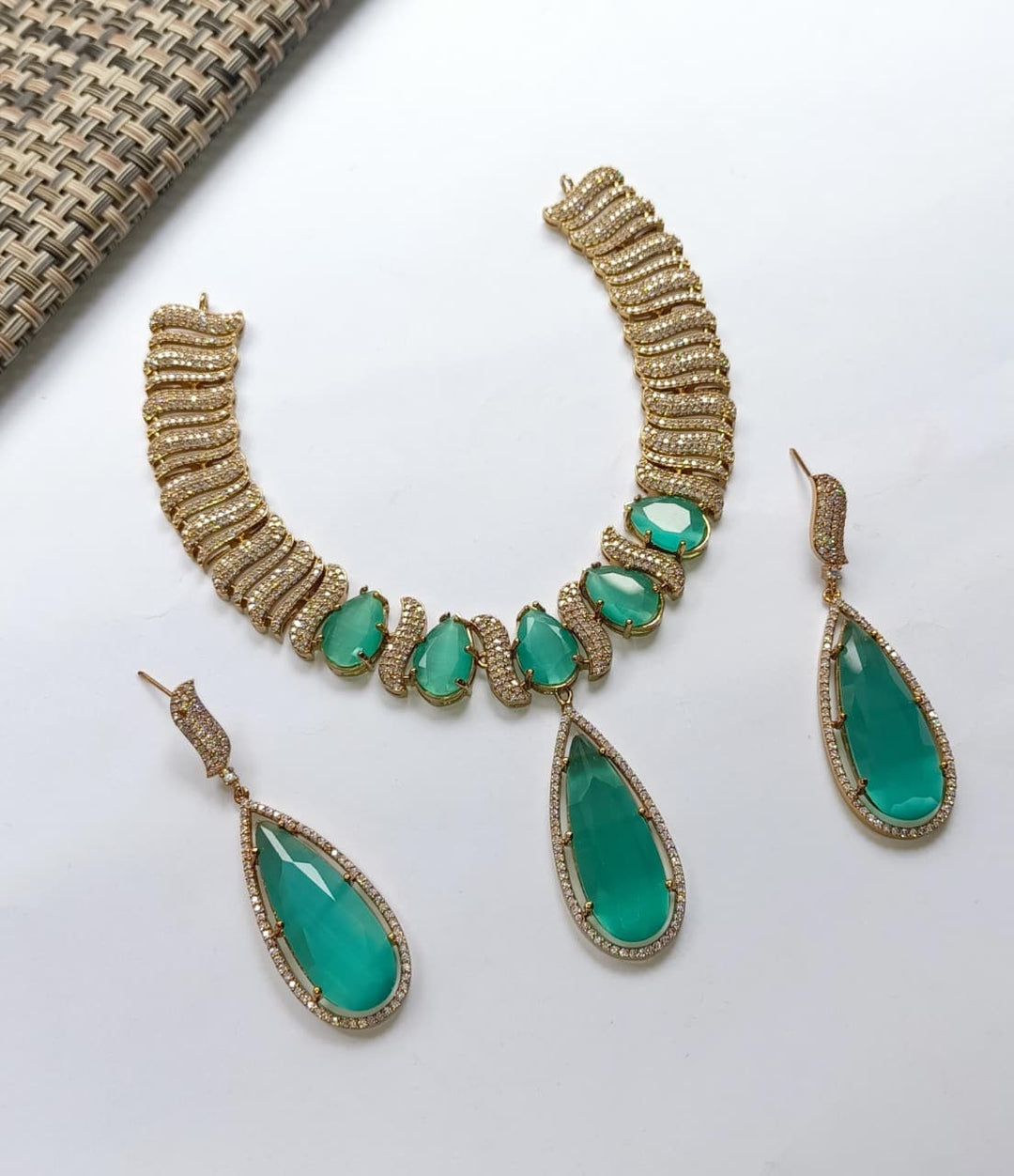 Zarcon Stone's Necklace Set
