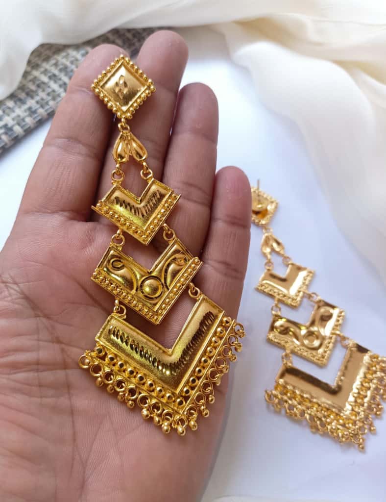 Long Earring (Gold replica)