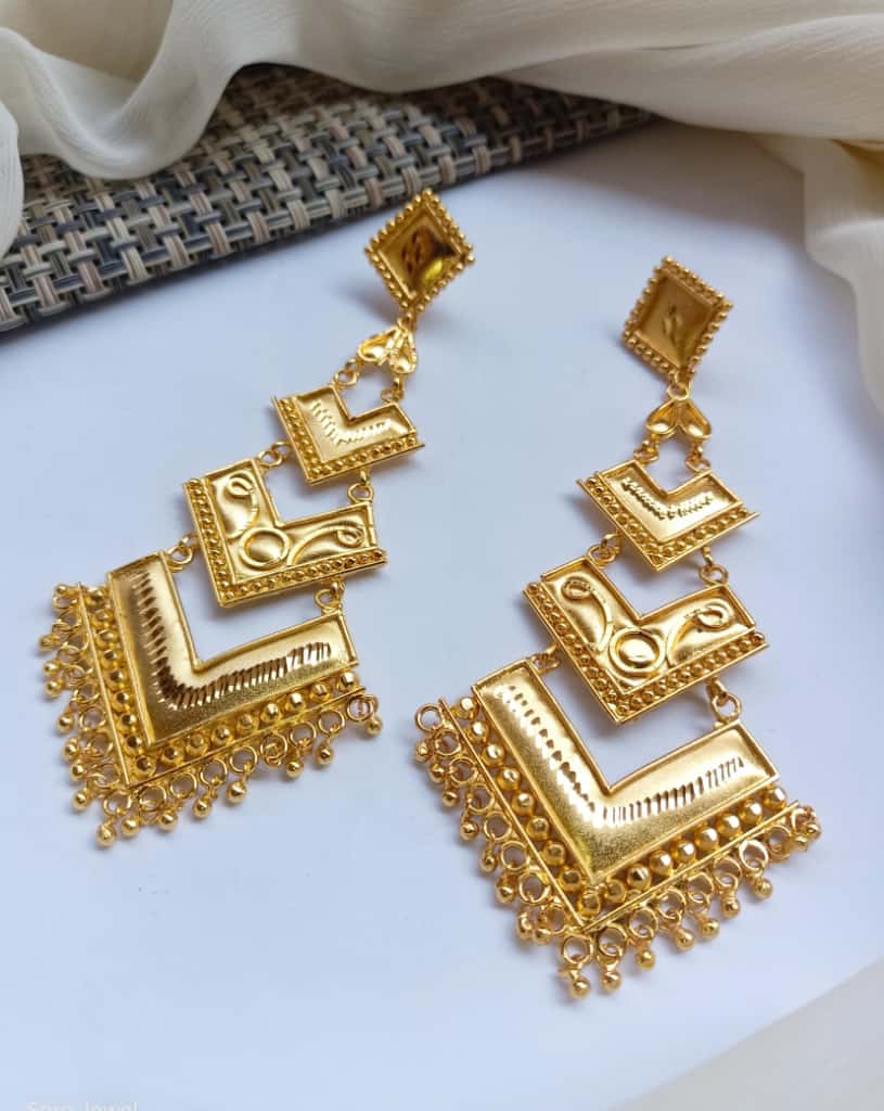 Long Earring (Gold replica)