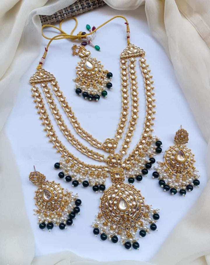 Stylish Mala Set With Teeka