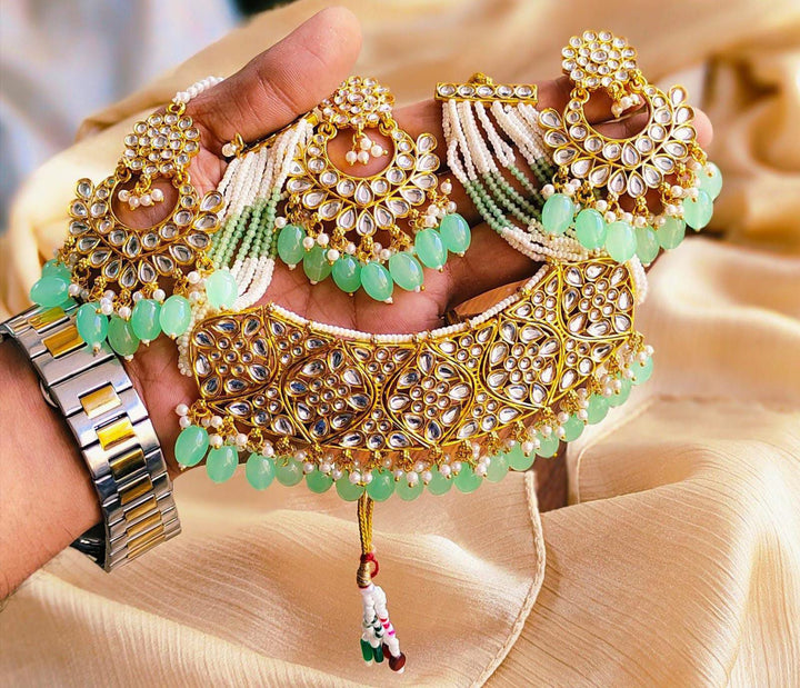 Stylish Choker Set With Teeka